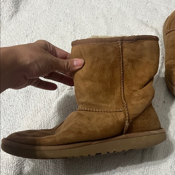 UGG Kids Boots in Brown and Cream - Picture 4 of 10